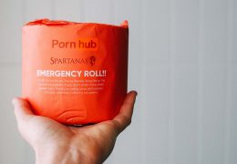 Fique em casa com Pornhub e Spartanas