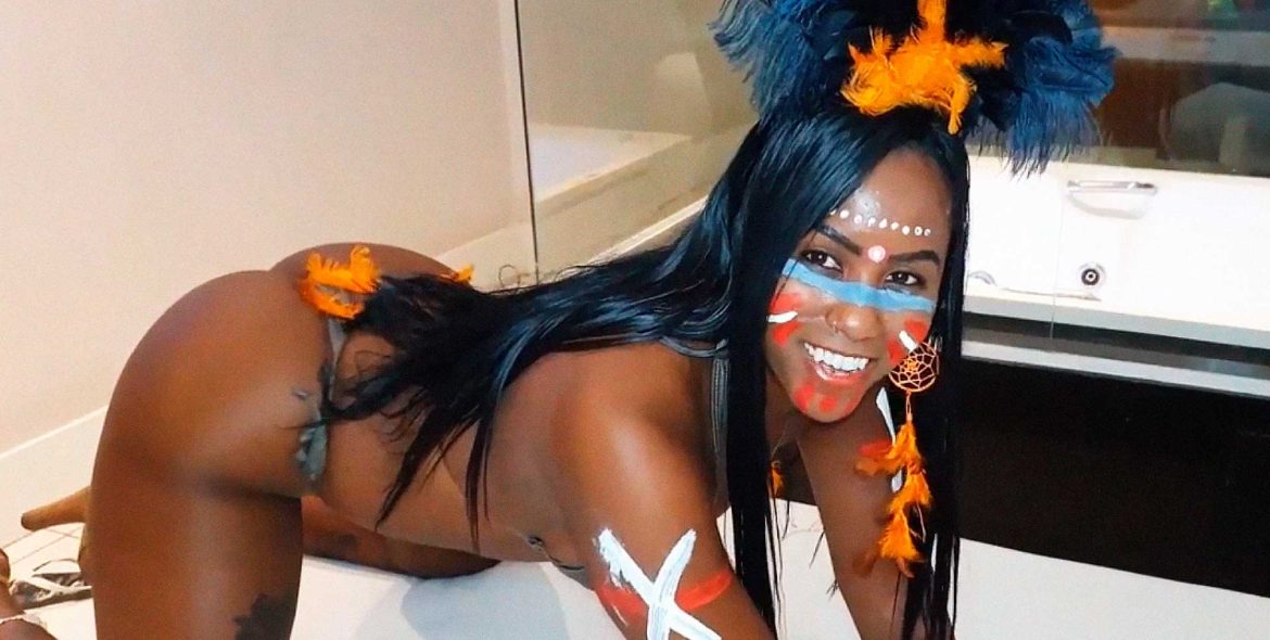 Bella Índia, a princesinha do porno